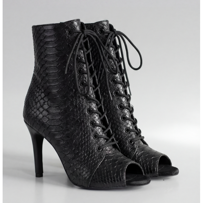 Профессиональные ботильоны для High Heels Gentle из натуральной кожи (черная рептилия), с открытым носком и шнуровкой. Каблук 9,3 см, классическая резиновая подошва.