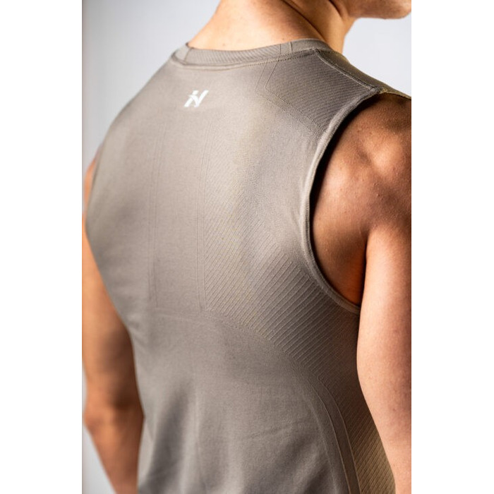 Майка Nebbia Seamless Tank POWER Light Brown ASH 899