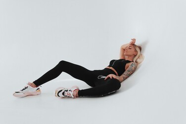 ТОП BLACK TOP WITH COLLAR AND ZIPPER