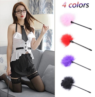 Перышко красное DS Fetish на длинной ручке, 40 см