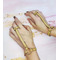 Пара браслетів на зап'ясті та палець Bijoux Indiscrets MAZE Hand Bracelet Harness Brown, екошкіра