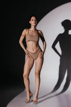 SKINELLE Crystal Mesh Комплект— Блискучий Сет із Сітки з Кристалами для Сцени, Пілона та Танців на Підборах - капучино