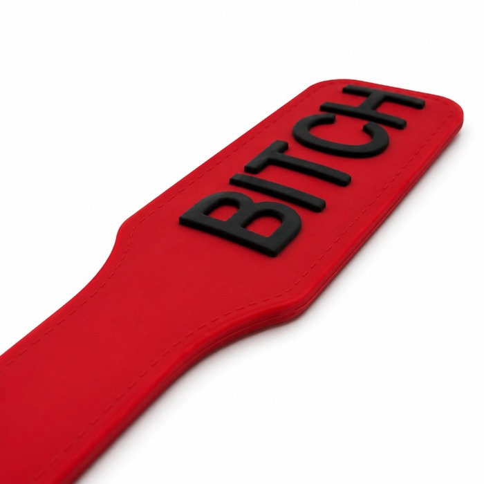Паддл DS Fetish із чорним написом Bitch, червоний