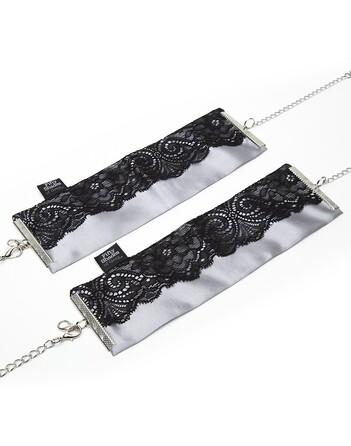 Наручники з атласної тканини Fifty Shades of Grey Play Nice з мереживом