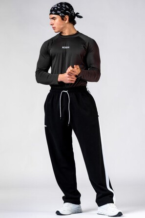 Лонгслів чоловічий Nebbia Seamless Long-Sleeve Top POWER Black 901