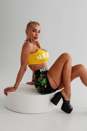 Топ Nebbia Light-Support Sports Bra GYM HERO Yellow 579