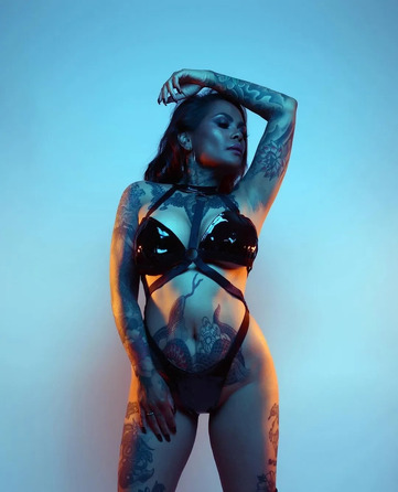 Боди с глянцевыми шлейками Leg Avenue черное, O/S