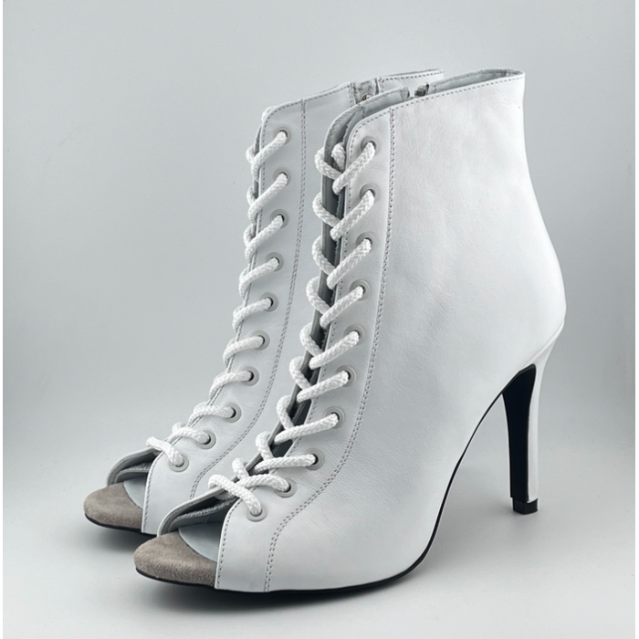 Професійні хілси з натуральної шкіри Premier білого кольору, з язичком — взуття для сучасних танців High Heels (хай хілс), ботильйони з відкритим носком та шнурівкою., Білий натуральна шкіра, З язичком