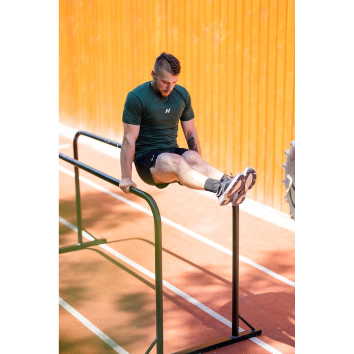 Футболка Nebbia Classic T-shirt 'Reset” Dark Green 327