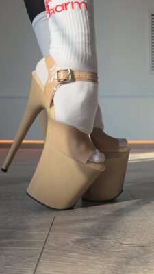 Босоножки Pleaser Flamingo-808N. Каблук 8 дюймов, ремешок на щиколотке 4 дюйма. Бежевый.