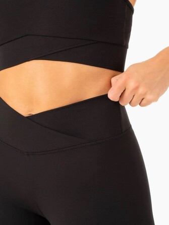 Леггинсы Serene Cross Over Scrunch Leggings - Black